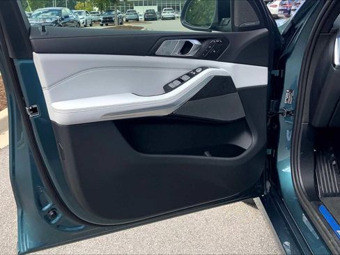 Used 2026 BMW X7 xDrive40i image 10