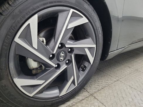 Used 2024 Hyundai Elantra Limited image 31
