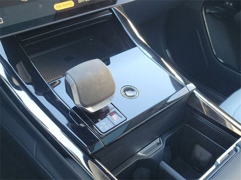 Used 2024 Land Rover Range Rover Sport Dynamic SE image 30