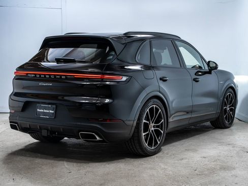 New 2026 Porsche Cayenne E-Hybrid AWD/4WD image 7