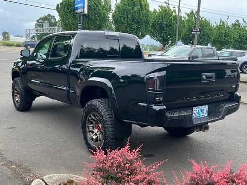 Used 2018 Toyota Tacoma TRD Sport AWD/4WD image 5