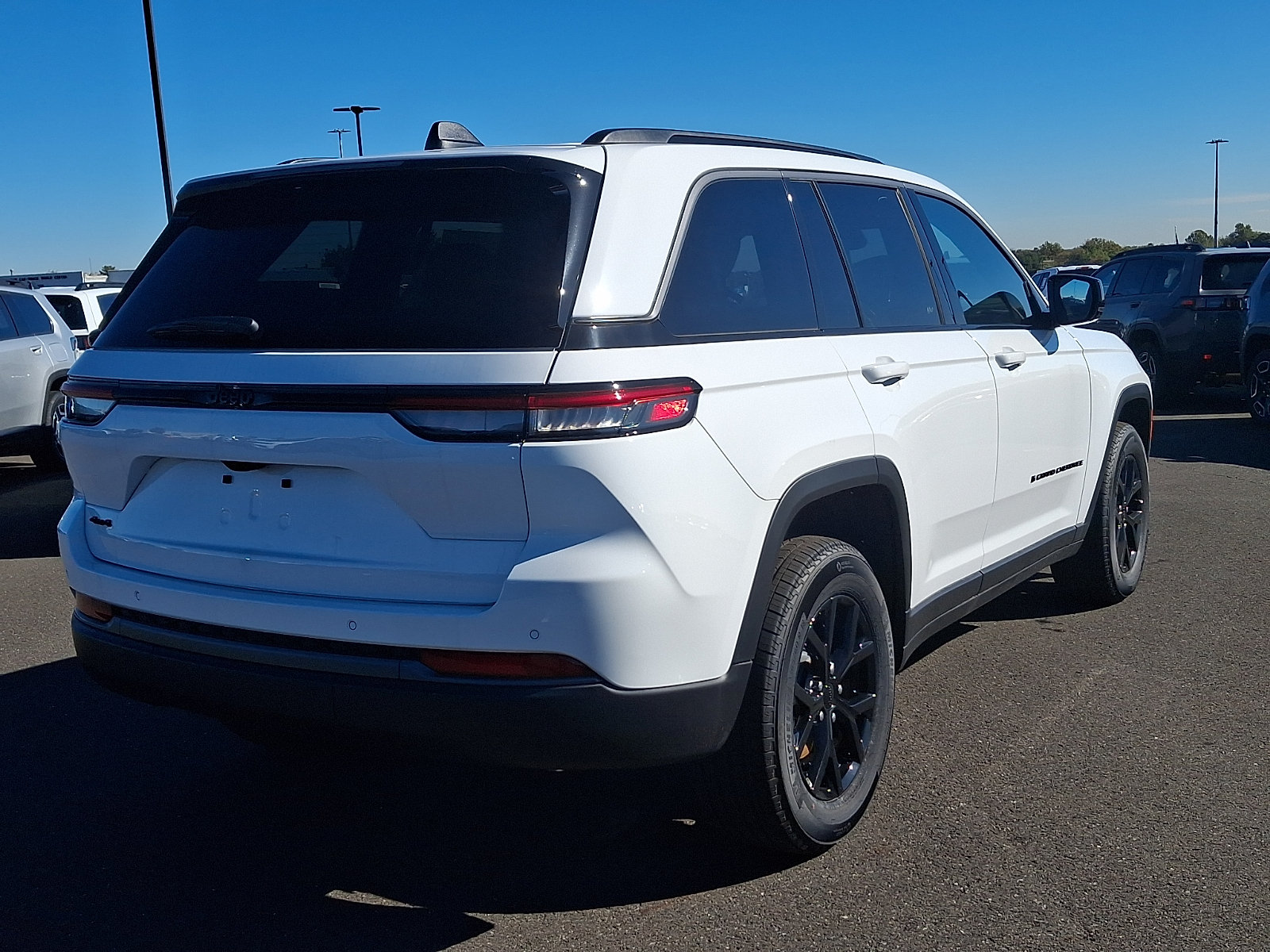 New 2026 Jeep Grand Cherokee Altitude AWD/4WD image 4