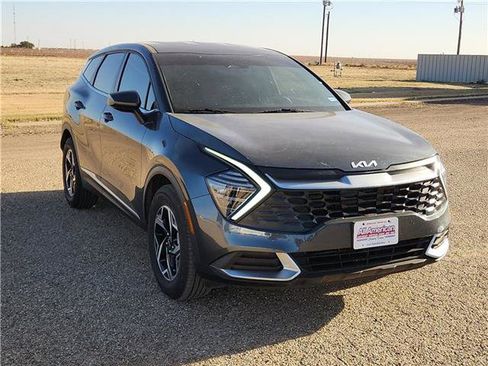 Used 2025 Kia Sportage LX image 6