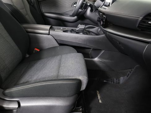 Used 2021 Nissan Rogue SV image 26