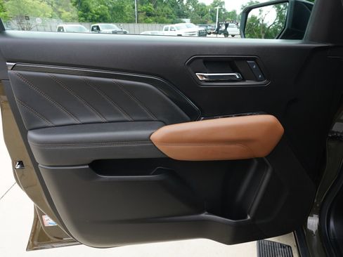 Used 2024 GMC Canyon AT4 AWD/4WD image 11