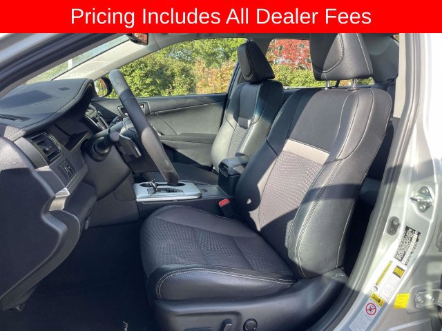 Used 2014 Toyota Camry SE w/ Moonroof Package FWD image 20