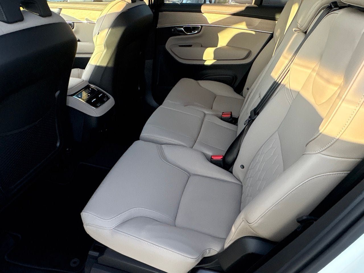 New 2026 Volvo XC90 B6 Plus AWD/4WD image 21