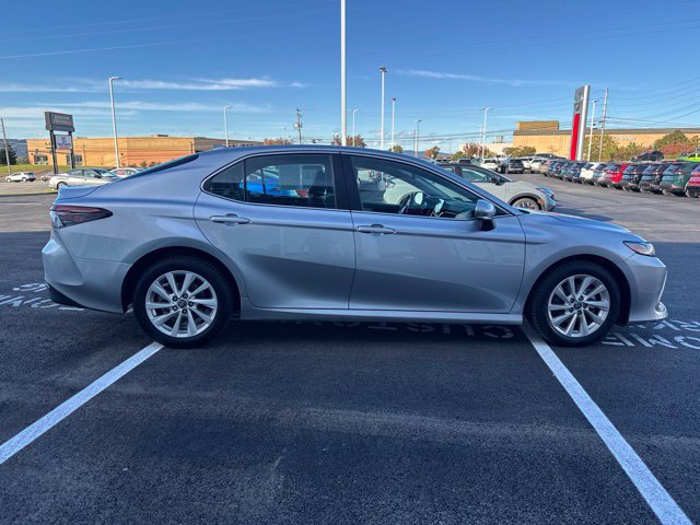 Used 2024 Toyota Camry LE FWD image 4