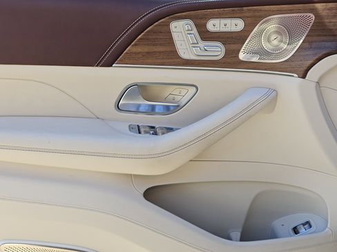 Used 2023 Mercedes-Benz Maybach GLS 600 Maybach GLS 600 image 24