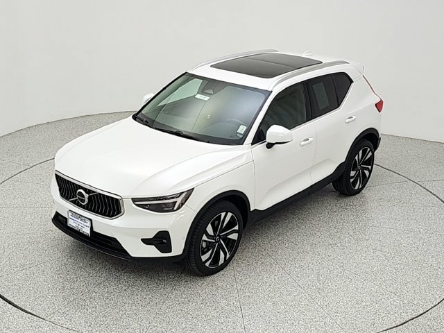 Used 2024 Volvo XC40 B5 Plus w/ Protection Package Premier AWD/4WD image 13