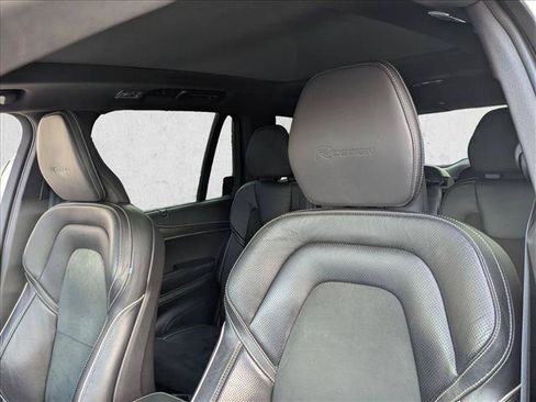 Used 2019 Volvo XC90 T6 R-Design w/ Protection Package Premier AWD/4WD image 17