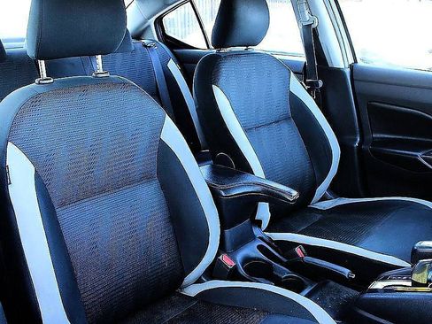 Used 2020 Nissan Versa SV image 15