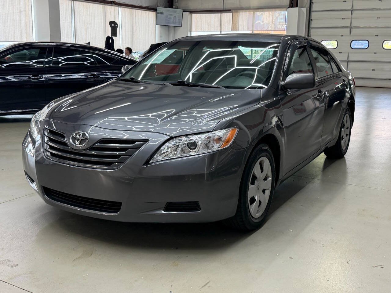 Used 2009 Toyota Camry LE FWD image 5