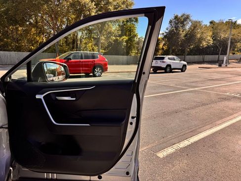 Used 2024 Toyota RAV4 XLE FWD image 30
