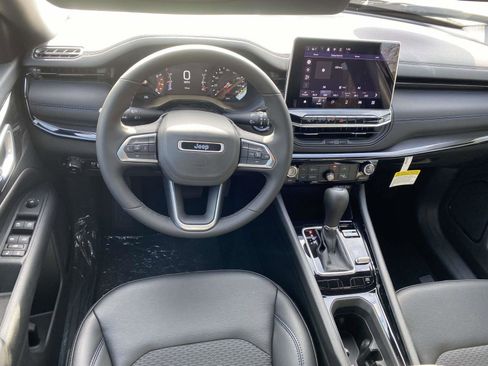 New 2026 Jeep Compass Latitude image 20