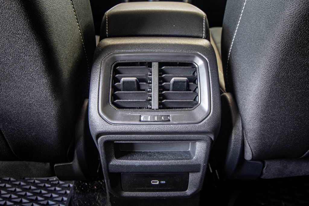Certified 2024 Volkswagen Taos SE AWD/4WD image 27