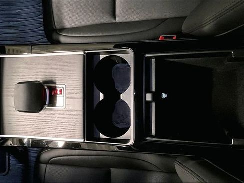 Certified 2026 Land Rover Range Rover Evoque S image 11