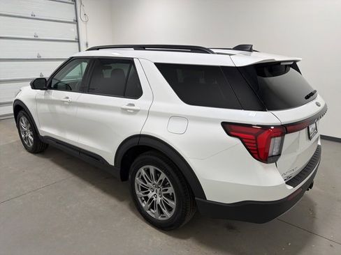 New 2026 Ford Explorer Active w/ Active Comfort Package image 6