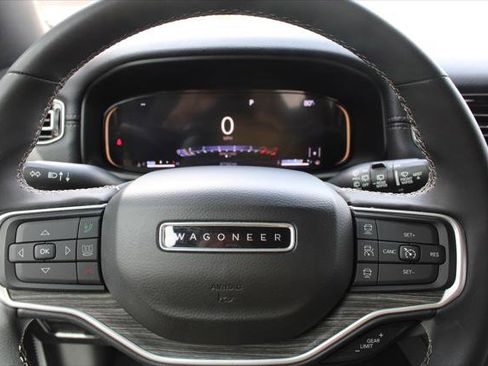 Certified 2022 Jeep Wagoneer Series III image 32