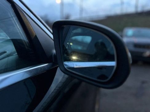 Used 2017 Mercedes-Benz GLC 300 4MATIC image 31