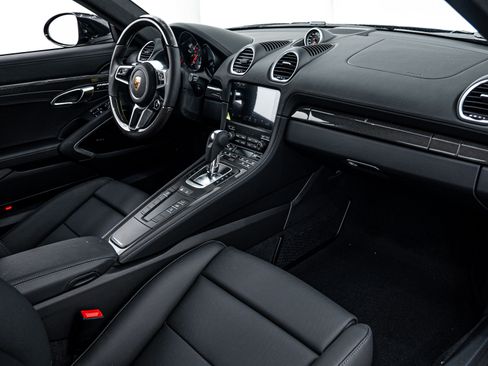 Certified 2025 Porsche 718 Cayman image 12