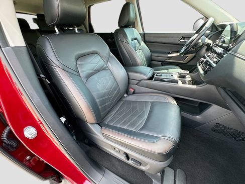 Used 2023 Nissan Pathfinder Platinum w/ Cargo Package AWD/4WD image 39