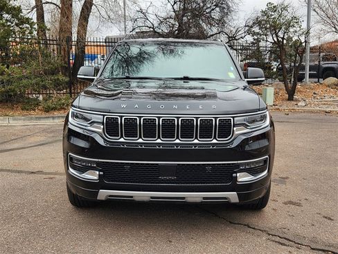 Used 2024 Jeep Wagoneer Series II w/ Flexible Seating Group image 8