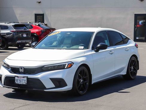 Used 2023 Honda Civic Sport image 3