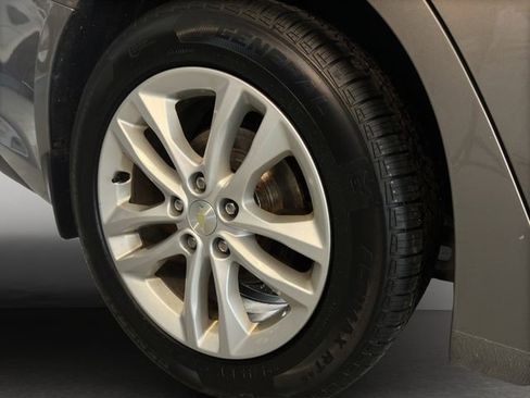 Used 2017 Chevrolet Malibu LT image 21