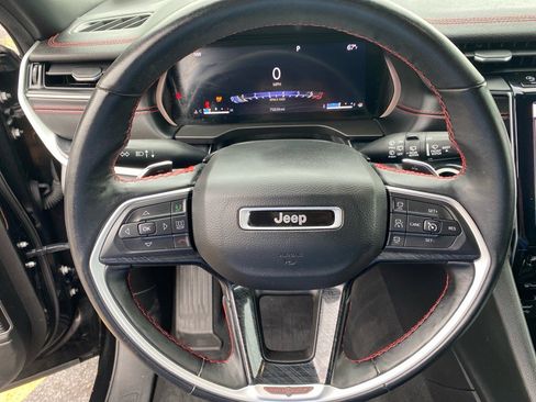 Used 2022 Jeep Grand Cherokee Trailhawk image 10