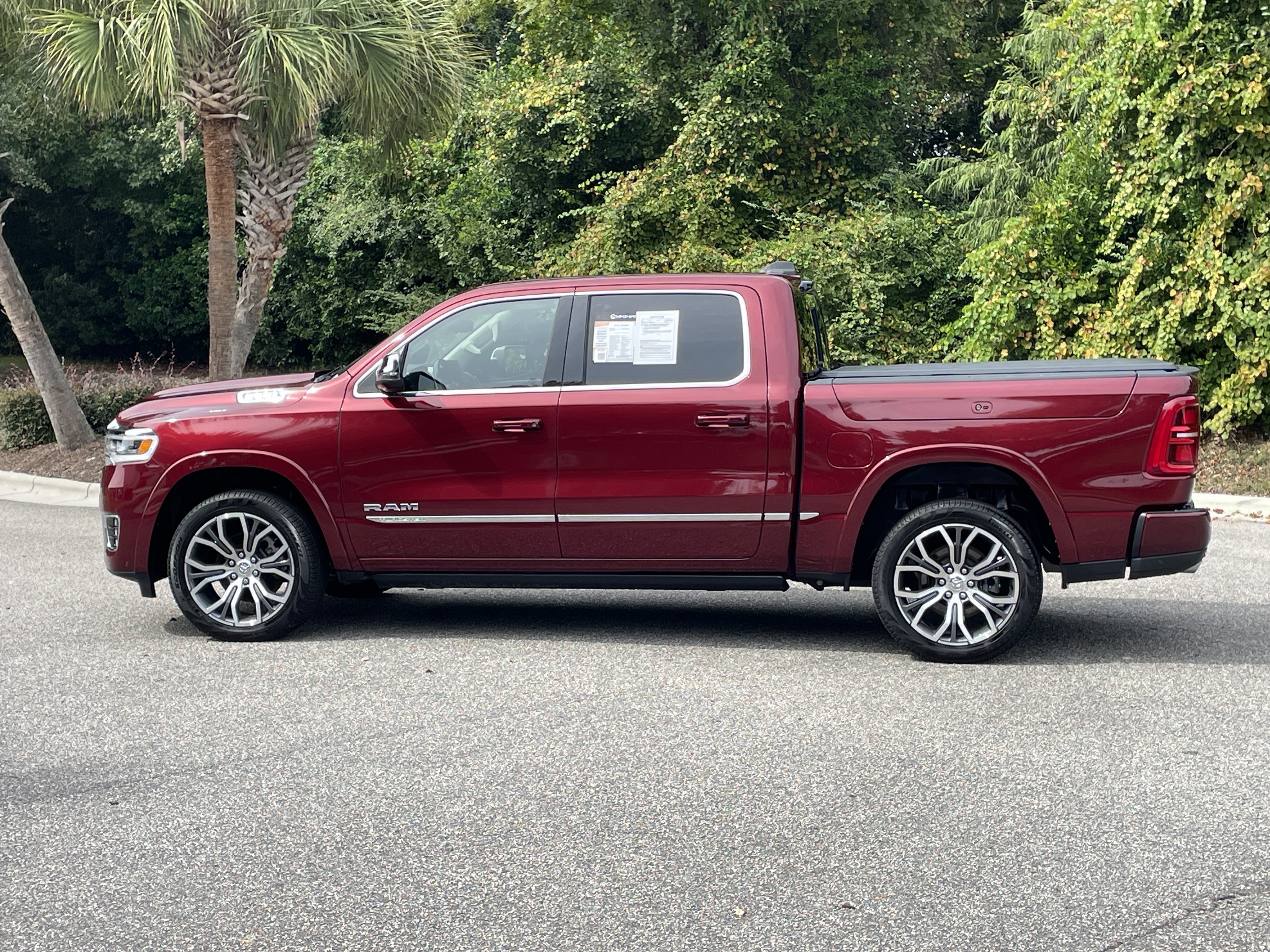 Used 2025 RAM 1500 Tungsten AWD/4WD image 6