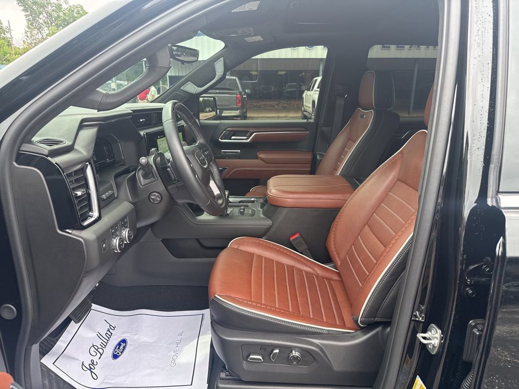 Used 2025 GMC Sierra 1500 Denali Ultimate AWD/4WD image 5