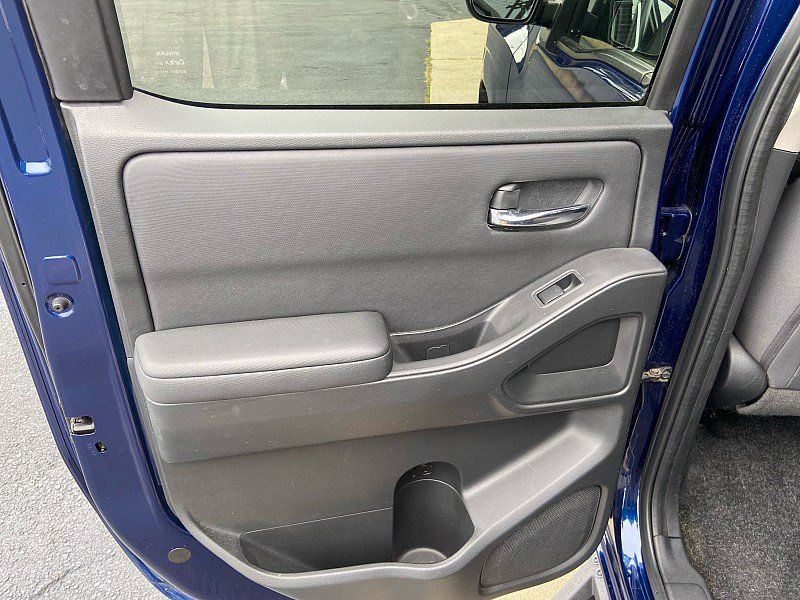 Used 2022 Nissan Frontier SV AWD/4WD image 15
