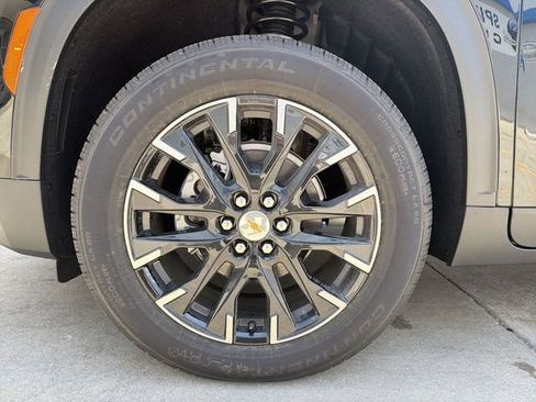 New 2026 Chevrolet Traverse LT w/ Sun and Wheel Package AWD/4WD image 11