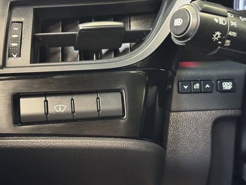 Used 2022 Lexus ES 300h F Sport image 29