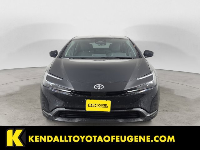 Used 2025 Toyota Prius LE FWD image 2