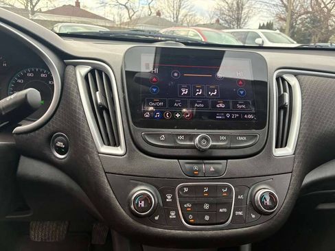 Used 2022 Chevrolet Malibu LT image 11