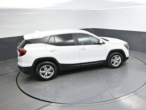 Used 2024 GMC Terrain SLE FWD image 33