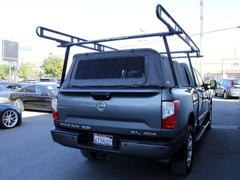 Used 2016 Nissan Titan SL image 7