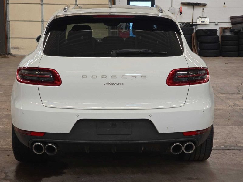 Used 2018 Porsche Macan Sport Edition AWD/4WD image 16