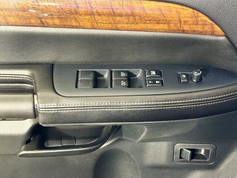 Used 2014 Nissan Armada Platinum image 23