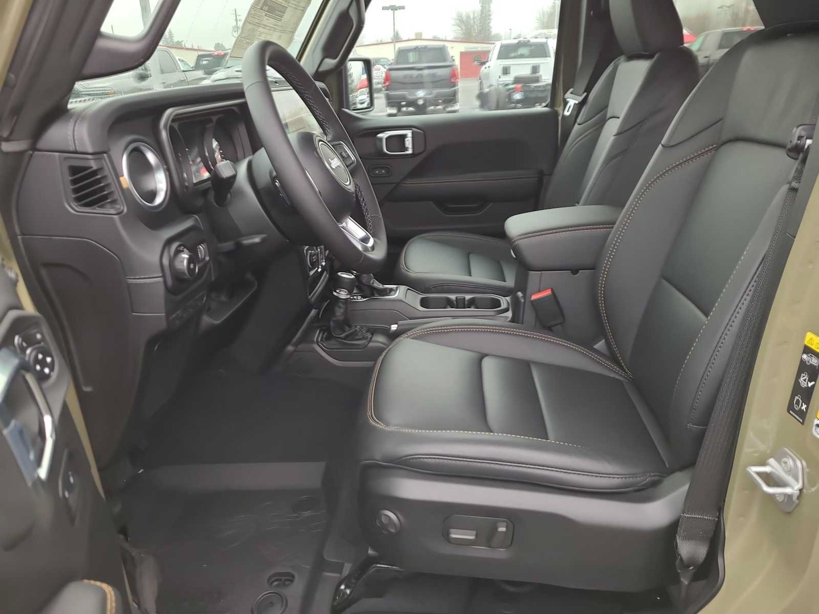 New 2026 Jeep Wrangler Unlimited Sahara AWD/4WD image 19