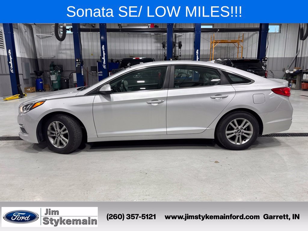 Used 2015 Hyundai Sonata SE w/ Option Group 09 FWD image 3