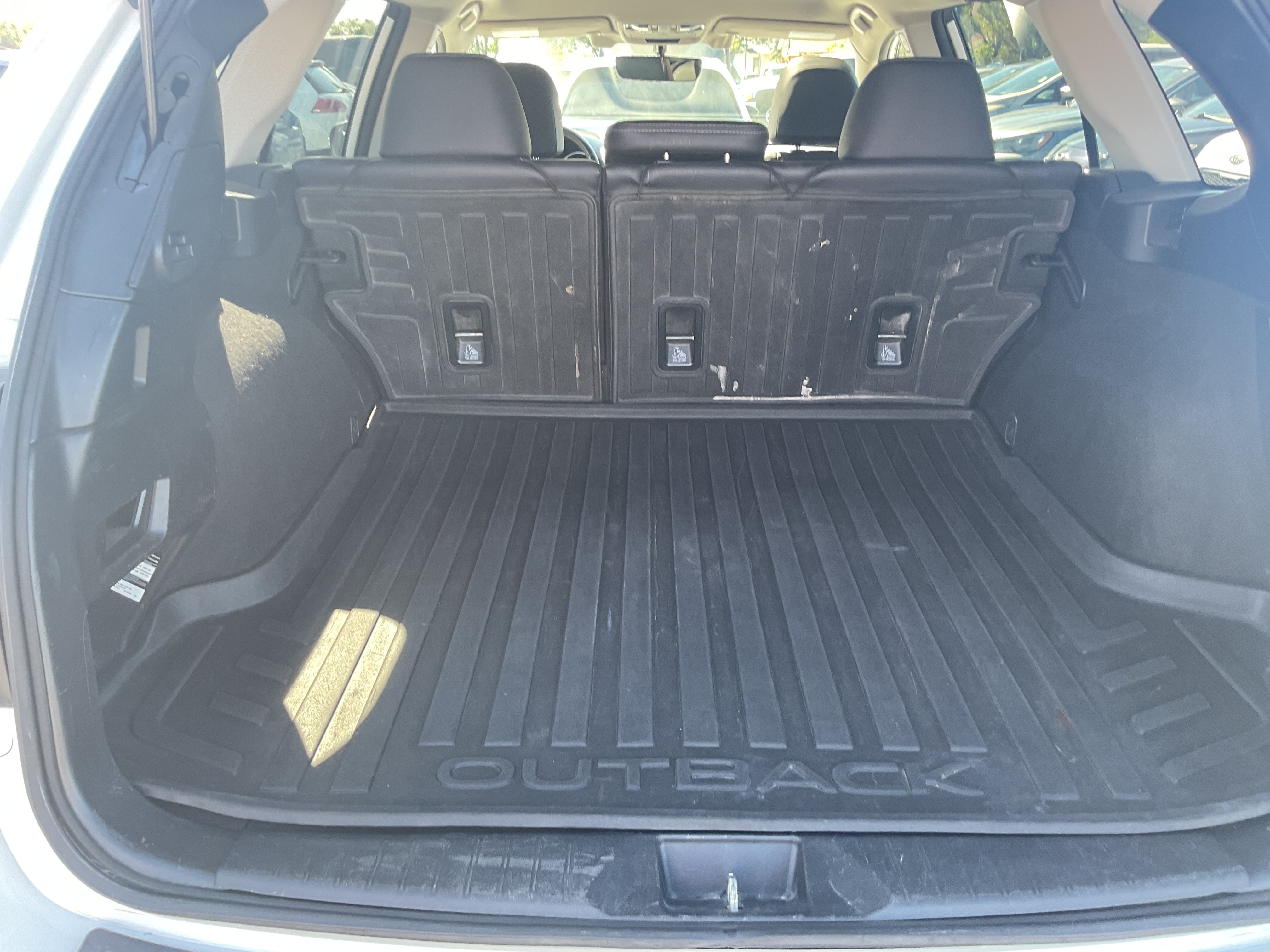 Used 2018 Subaru Outback 3.6R Limited AWD/4WD image 13