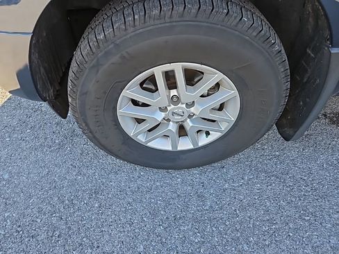 Used 2020 Nissan Frontier SV w/ SV Utility Package image 14