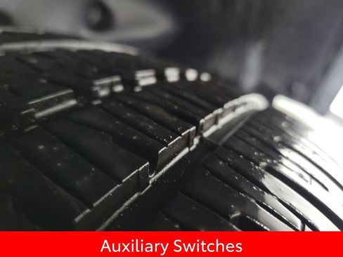 Used 2023 Jeep Wrangler Unlimited Sahara w/ Dual Top Group AWD/4WD image 14