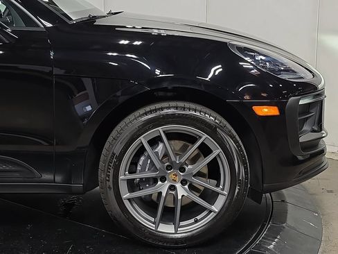 Certified 2026 Porsche Macan AWD/4WD image 11