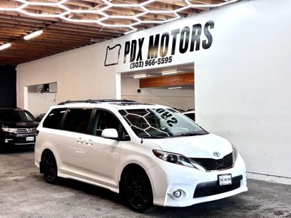 Used 2011 Toyota Sienna SE w/ Preferred Pkg
