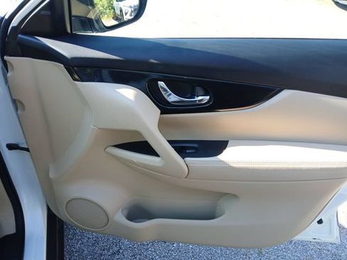 Used 2019 Nissan Rogue SL AWD/4WD image 45