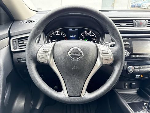 Used 2016 Nissan Rogue SV AWD/4WD image 19